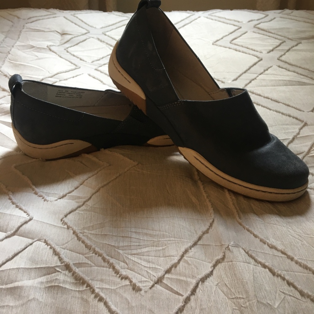 Dansko slip ons